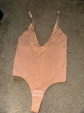 Peach V-Neck Textured Thong Bodysuit